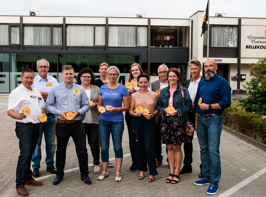 vlnr: Cris Van Vaerenbergh – Filip Vercauteren – Jonas Van Vaerenbergh – Ilse De Cock – Elke Van den Winckel – Belinda Everaert – Jone Van Gool – Varlery Borret – José Van den Borre – Marlon Grobben - Bert De Roeck – Gunther Van den Broeck Cris Van Vaerenbergh – Filip Vercauteren – Jonas Van Vaerenbergh – Ilse De Cock – Elke Van den Winckel – Belinda Everaert – Jone Van Gool – Varlery Borret – José Van den Borre – Marlon Grobben - Bert De Roeck – Gunther Van den Broeck