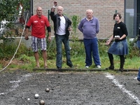 N-VA Affligem speelt petanque met de Lombeekstraathoekwerkers en KAJ Essene