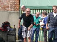 N-VA Affligem speelt petanque met de Lombeekstraathoekwerkers en KAJ Essene